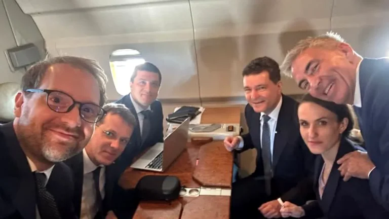 Nicușor Dan îşi plimbă  doar  USR-iştii prin ţări străine  PSD, PNL și UDMR sunt doar de umplutură