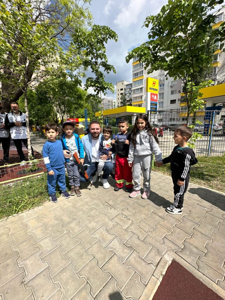 PRIMARUL SECTORULUI 5 ,VLAD POPESCU PIEDONE:  LOCURILE DE JOACĂ DE PE STRĂZILE MALCOCI ȘI INGINER DUMITRU TEODORU, COMPLET MODERNIZATE ȘI REDATE COMUNITĂȚII!